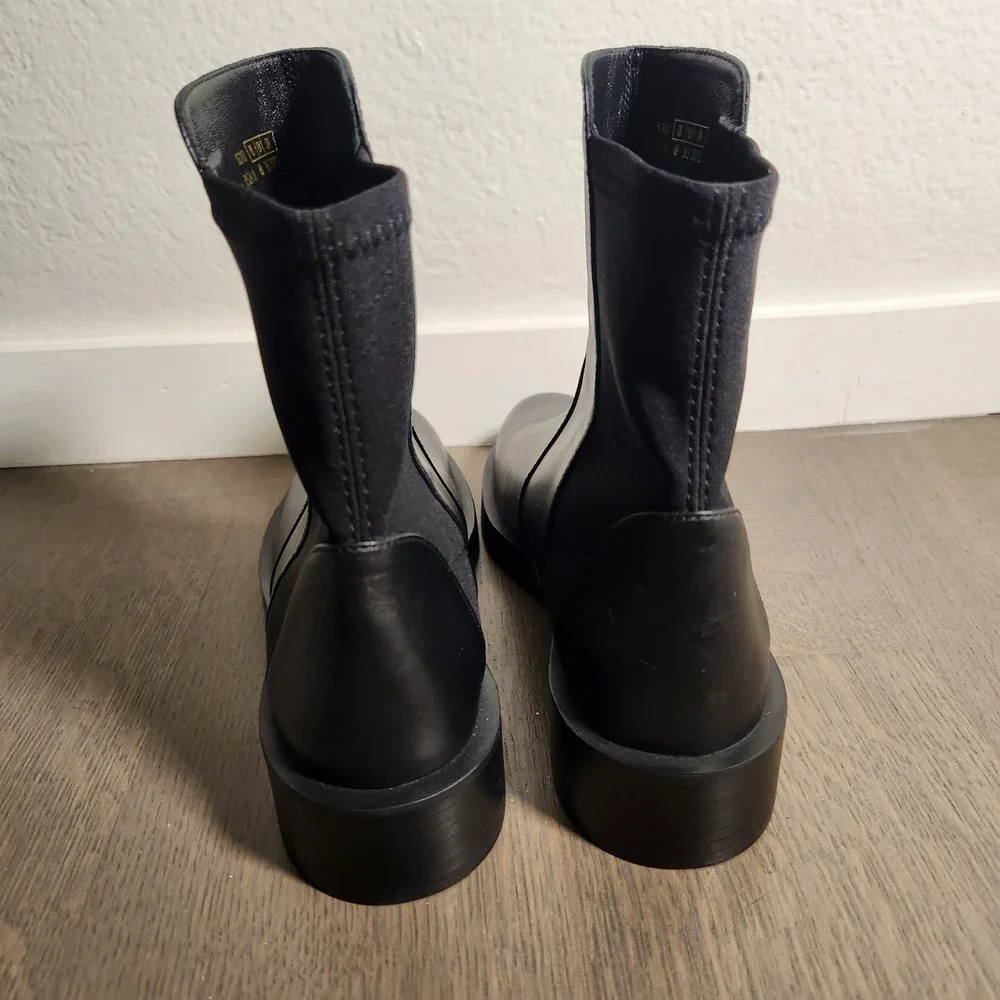 New $284 6 STUART WEITZMAN Boot Bootie Black Chelsea Leather Bold Round Toe B